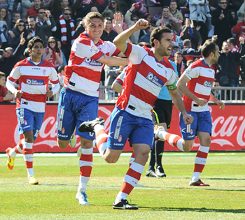 Iñigo López celebra el tanto del empate frente a la Real (BALDO)