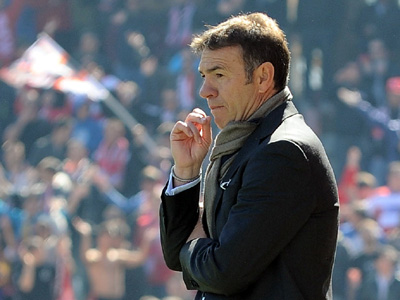 Abel Resino, durante un partido en Los Cármenes. (BALDOMERO)