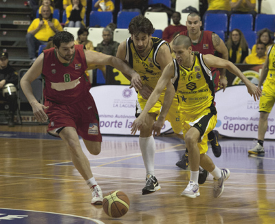 Jesús Fernández ha sido el claro MVP del choque (LAOPINION.ES)