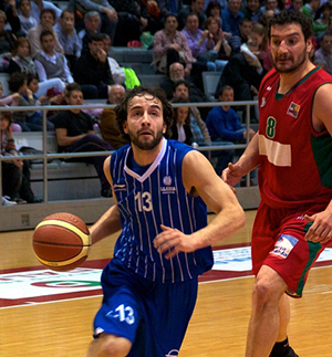 D`Agostino supera a Jesús Fernández (LLEIDABASQUETBOL.COM)