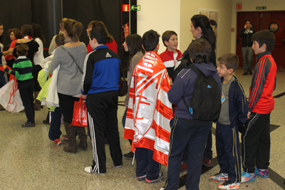 Muchos son los aficionados que se acercan a conocer a sus ídolos