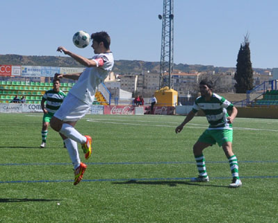 Ubric ya es leyenda en el Guadix al conseguir su gol número 100