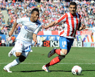 Uche en una acción del partido ante el At. Madrid (BALDOMERO) 