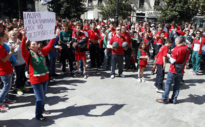 La marcha rojiverde en favor del Cebé en la plaza del Carmen