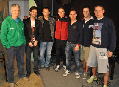 Paquillo junto a los atletas internacionales