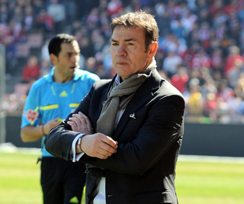 Abel Resino, durante un partido en Los Cármenes. (BALDOMERO)