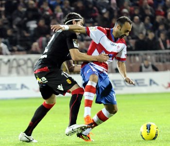 Martins, en el partido de la primera vuelta en Los Cármenes. (BALDOMERO)