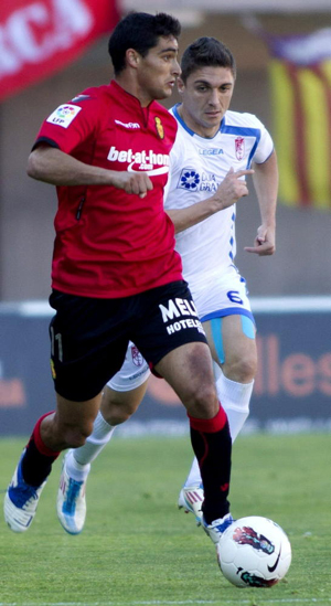 Siqueira en una acción del encuentro de ayer (LAOPINIONDEGRANADA.ES)