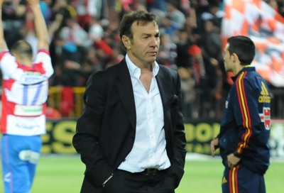 Abel Resino durante el partido ante el Athletic. (BALDOMERO)