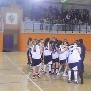 Maristas celebra su triunfo