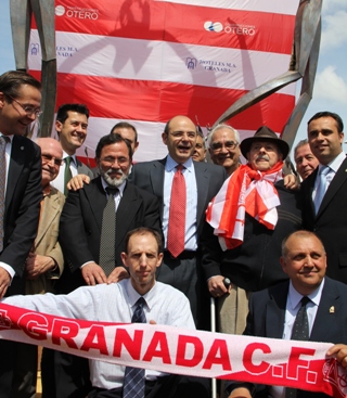 Momento de la presentación del monumento