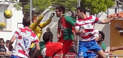 Una acción del encuentro disputado en el estadio de la Federación (VELASCO)