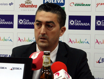 Pedro González durante la rueda de prensa (JOSÉ VELASCO)