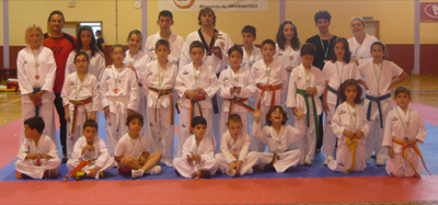 Miembros del Reina IsabelGRAN ÉXITO EN EL VIII TROFEO CIUDAD DE GUADIX DE TAEKWONDO