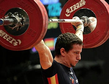 Isaac Morillas en pleno levantamiento