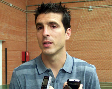 Lucena atiende a los medios de comunicación (GRJ)