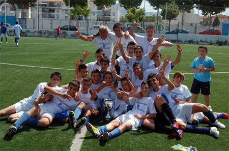 Equipo infantil del conjunto maracenero que ha logrado el ascenso (MARACENA.TV)