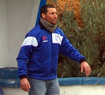 Añico en el banquillo del At. Monachil (LÁZARO)