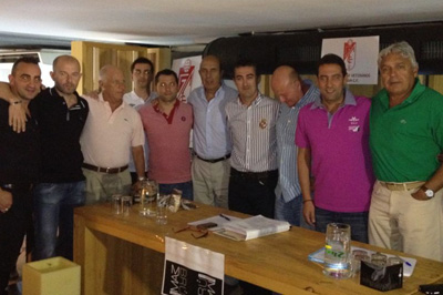 Los veteranos junto al vicepresidente del Granada CF
