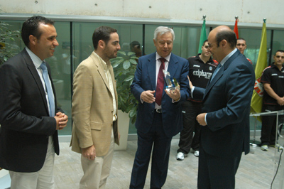 Murado durante la visita a las instituciones