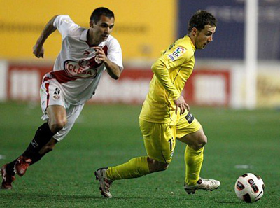 Montañes en una jugada con el Alcorcón