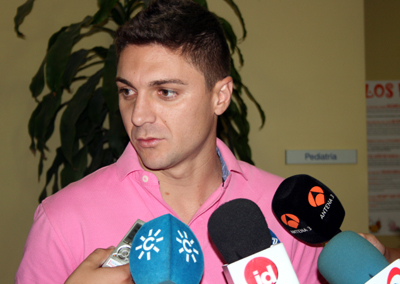 Siqueira a la salida del reconocimiento médico (LÁZARO)