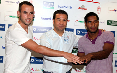 Ortíz y Angulo en su presentación junto a Juan Carlos Cordero (LUIS JAVIER QUESADA)