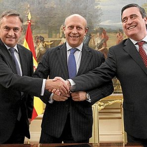 Astiazarán, Presidente de la LFP, junto al ministro Wert y Cardenal, del CSD.