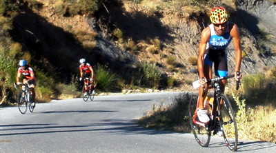 Varios participantes en el triatlón del año pasado (CETURSA)