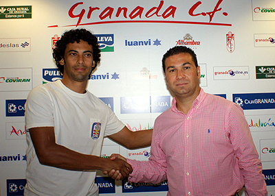 Iriney lucirá el número 24 en su camiseta (JOSÉ VELASCO)