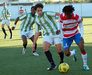 El Granada sigue moviendo a sus jugadores