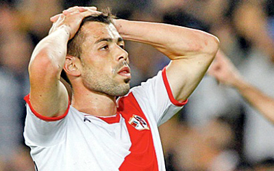 El Granada no descarta pujar por Javi Fuego