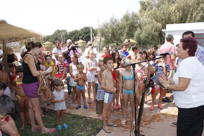 Acto de clausura en la piscina de Órgiva