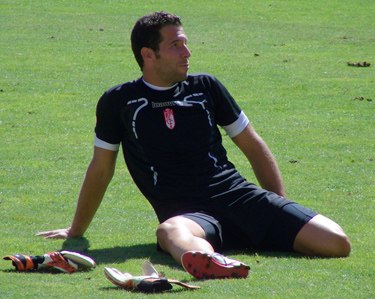 Toño, durante un entrenamiento en `Los Cármenes`