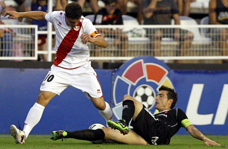 Lucena, en el partido frente al Rayo. (LAOPINIONDEGRANADA.ES)