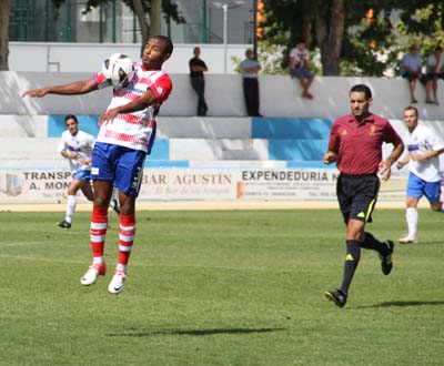 Brahimi dejó varios destellos de calidad (J. AZCOYTIA)