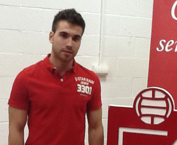 Sergio Martín en las oficinas del Granada 
