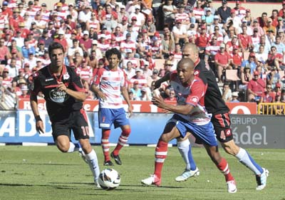 Brahimi apunta a titular en el Camp Nou (BALDOMERO)