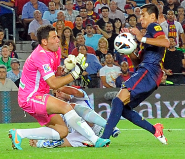 Toño realizó su mejor partido con la camiseta del Granada (BALDOMERO)