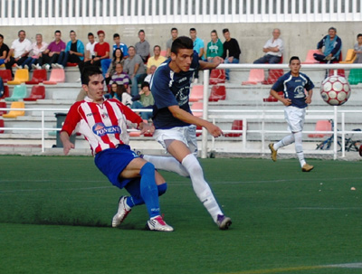 Uno de los juveniles del equipo en ataque