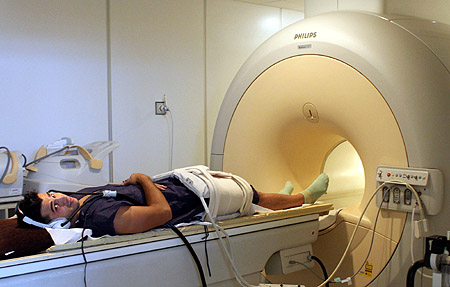 Jaime Romero antes de someterse a la resonancia magnética (GCF)