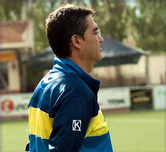 Fuster sigue las evoluciones de sus jugadores (PUNTOPENALTI.COM)