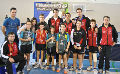 Algunos de los protagonistas con sus trofeos