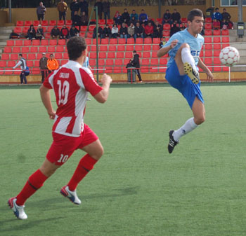 La Zubia no puede conseguir la victoria en su campo (LÁZARO)