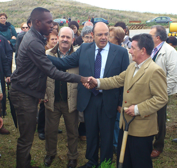 Nyom representó al Granada en la plantación de árboles