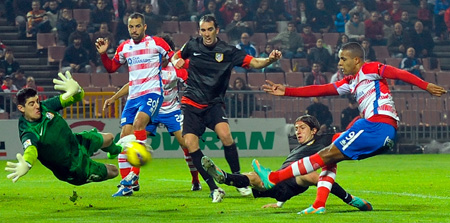 El Arabi desperdició varias ocasiones de gol (JOSÉ MIGUEL BALDOMERO)