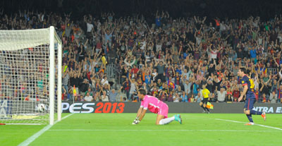 Toño ha tenido que recoger el balón de su portería en todos los partidos de Liga