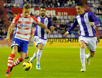 Floro Flores podría ser titular en punta tras la ausencia de El Arabi. (BALDOMERO)