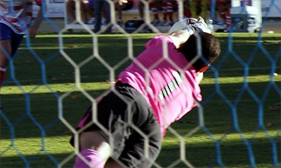 Parada de Darío Verdejo en un partido de esta temporada (QUESADA)