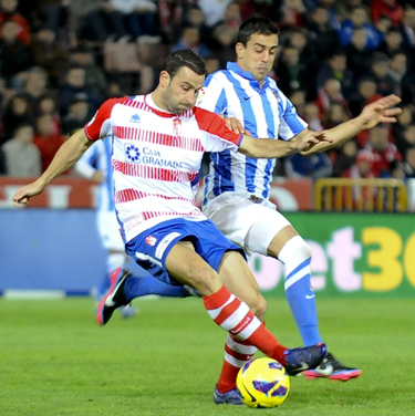 Iñigo López pasó por zona mixta tras el partido ante la Real (BALDOMERO)